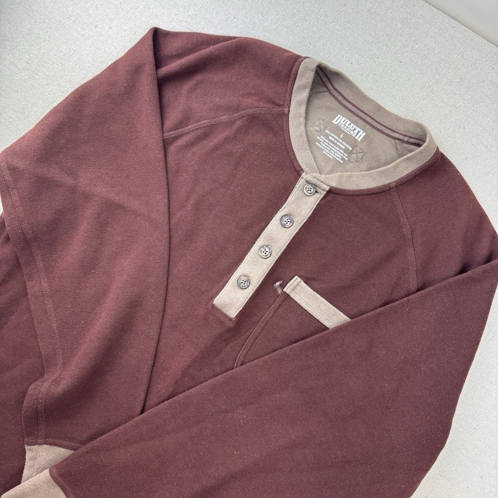 Duluth Trading Co Men's Large Long Sleeve Henley Shirt Burgundy Brown Pocket